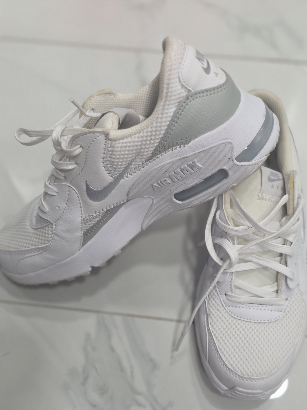 Nike White Mesh & Leather Running Sneakers - Picture 2 of 4